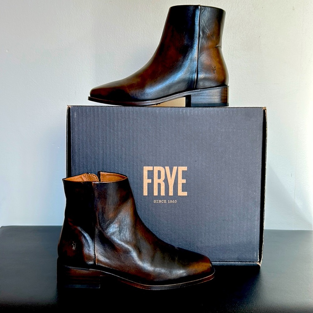 Brand new size 6 bronze Frye River Inside Zip Bootie